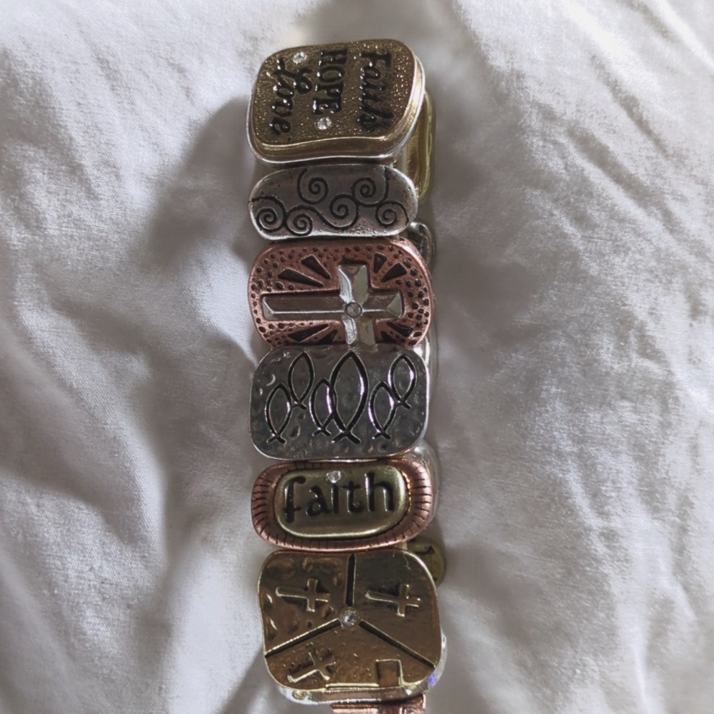 Bracelet